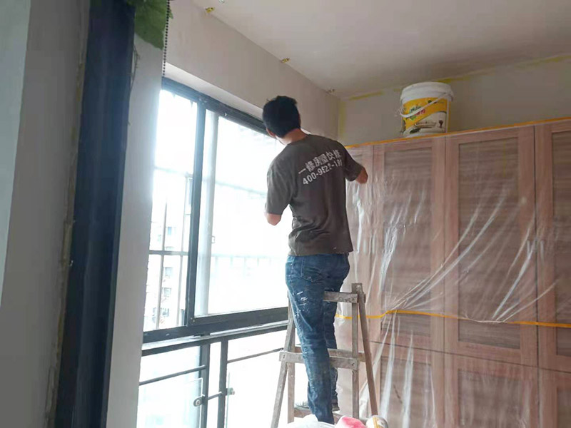 房屋墻面修補(bǔ)一次又一次，墻面還是開(kāi)裂，被長(zhǎng)沙裝修師傅一眼看出問(wèn)題所在